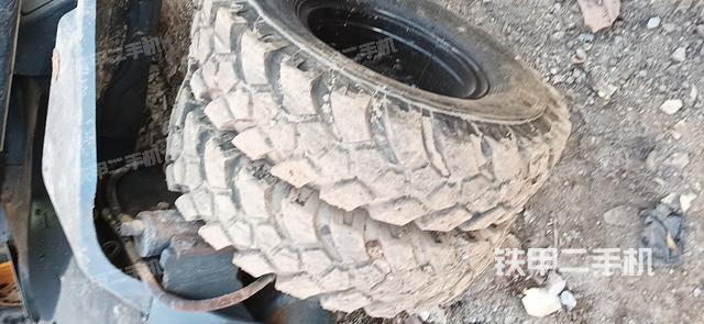 單側(cè)履帶整體（整機(jī)外觀）