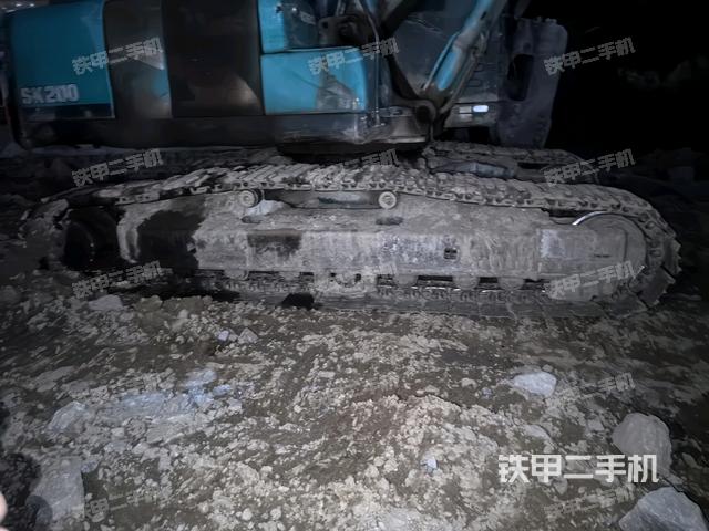 神钢SK210LC-8挖掘机的设备实拍-第3张实拍照片
