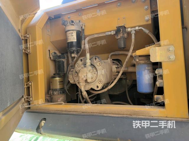 液壓泵斜45?左(大件艙室) 液壓泵斜45?左(大件艙室)