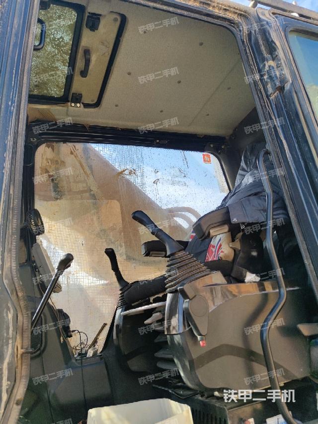 頂棚整體(駕駛室部分) 頂棚整體(駕駛室部分)