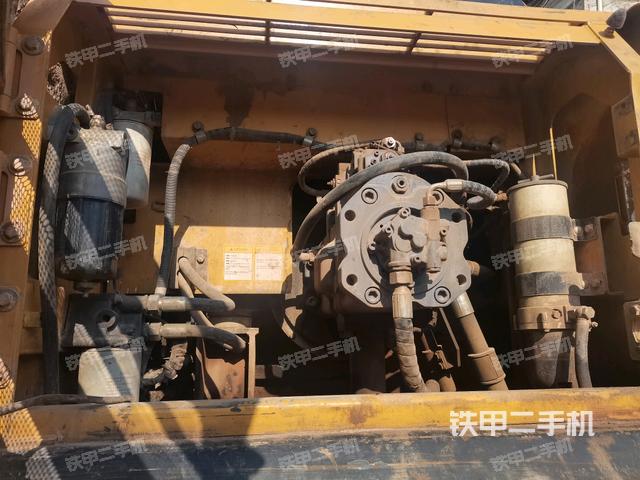 液壓泵斜45?左（大件艙室）