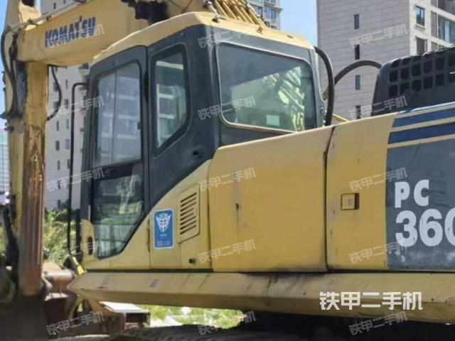 駕駛室頂部（整機外觀）