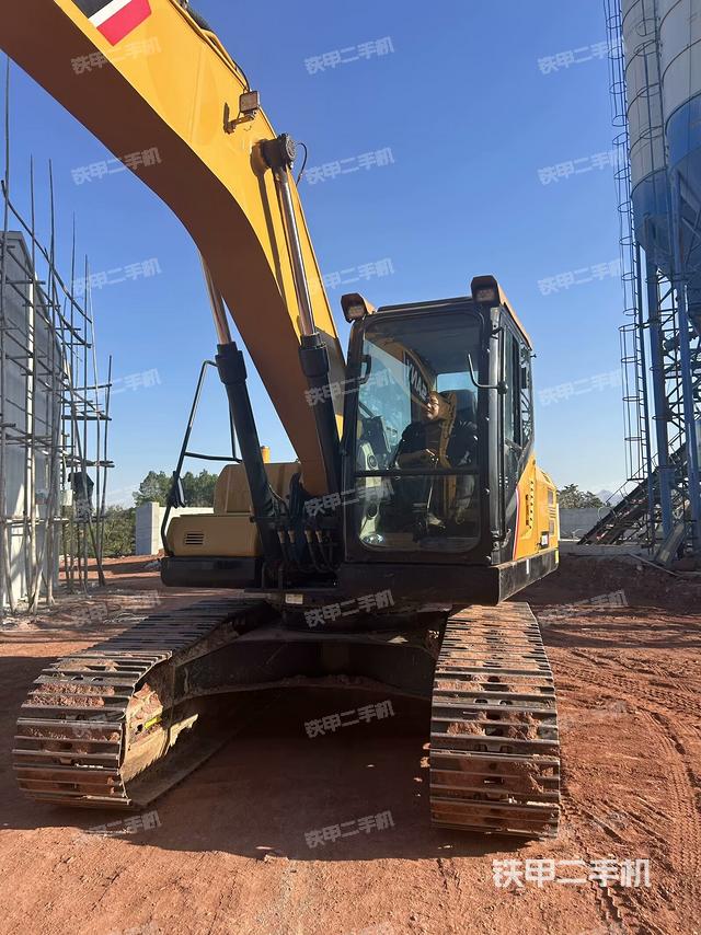 大臂油缸整體?豎拍（工作和回轉(zhuǎn)裝置）