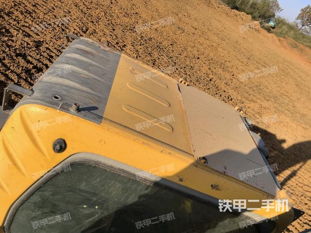 駕駛室頂部（整機(jī)外觀）