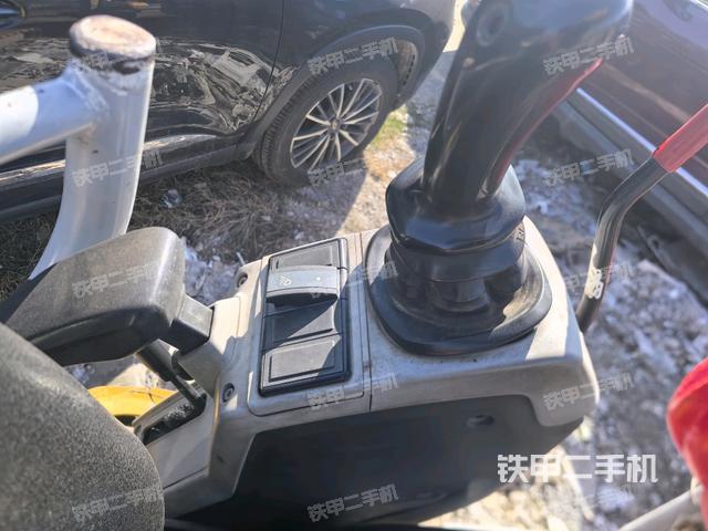 座椅左側(cè)控制臺/音響/含左手柄（駕駛室部分）