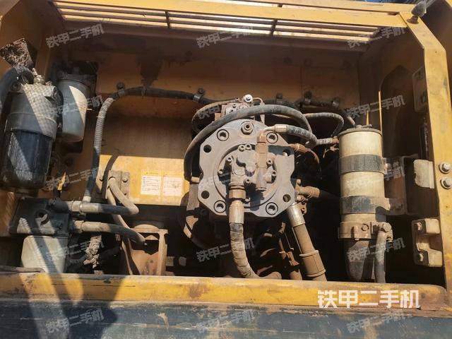 液壓泵斜45?右（大件艙室）