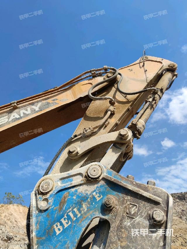 小臂整體右前(工作和回轉(zhuǎn)裝置) 小臂整體右前(工作和回轉(zhuǎn)裝置)