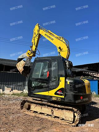 現(xiàn)代R80-7挖掘機(jī)