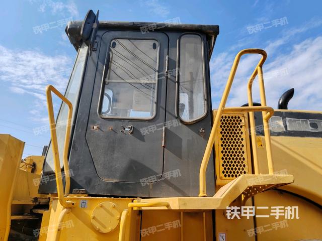 駕駛室正側(cè)（駕駛室部分）