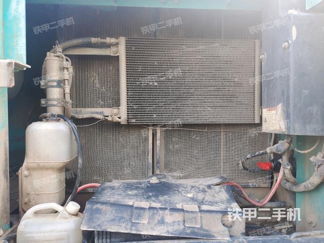 散熱器正面(大件艙室) 散熱器正面(大件艙室)