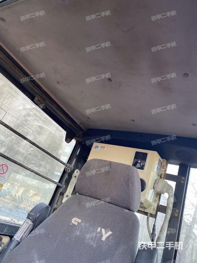 駕駛室頂部（整機(jī)外觀）