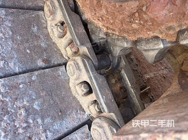 左驅(qū)動(dòng)輪（行走機(jī)構(gòu)）