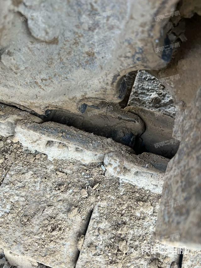 單側(cè)履帶整體（整機(jī)外觀）