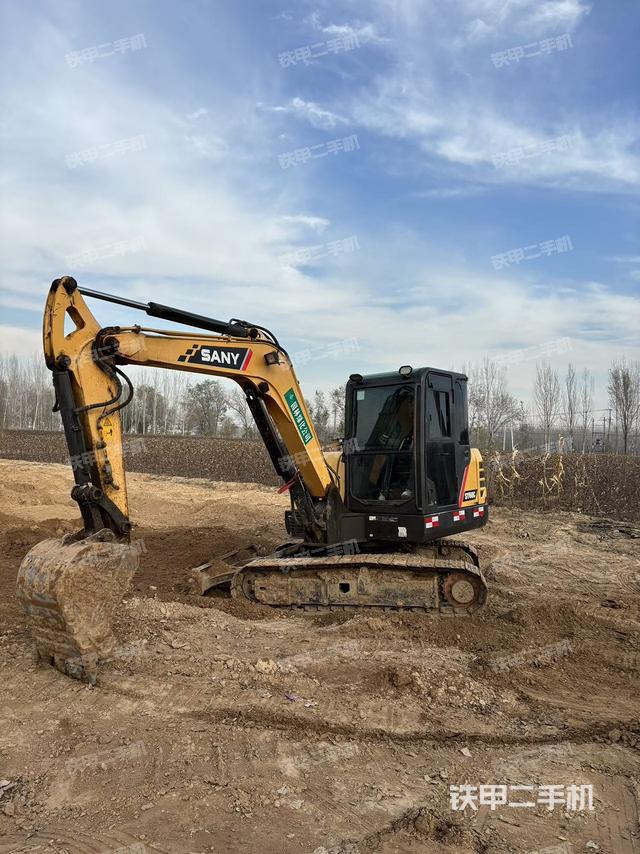 駕駛室整體（整機外觀）