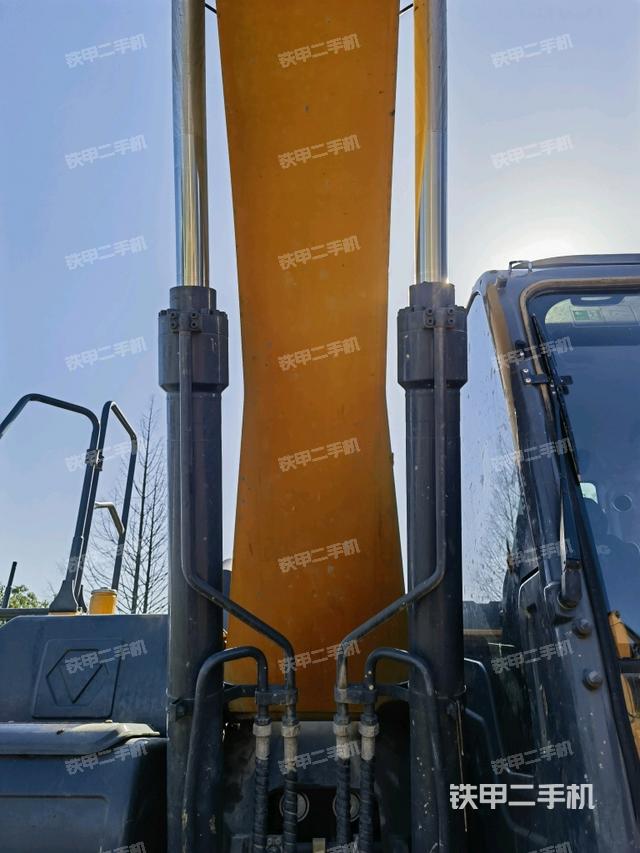 大臂油缸整體?豎拍（工作和回轉(zhuǎn)裝置）