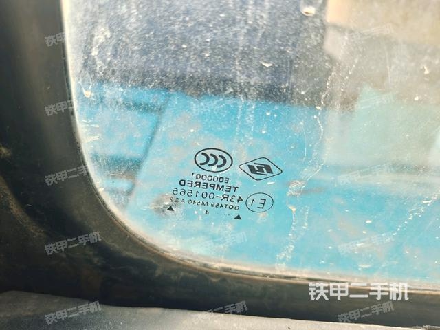 后窗玻璃角標(駕駛室部分) 后窗玻璃角標(駕駛室部分)