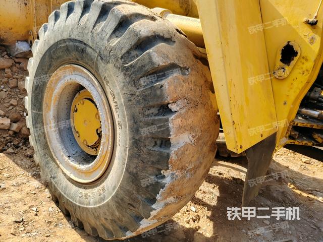 右前輪（行走機(jī)構(gòu)）