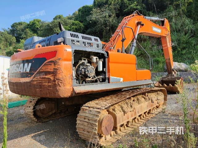 整機右后45°(整機外觀) 整機右后45°(整機外觀)