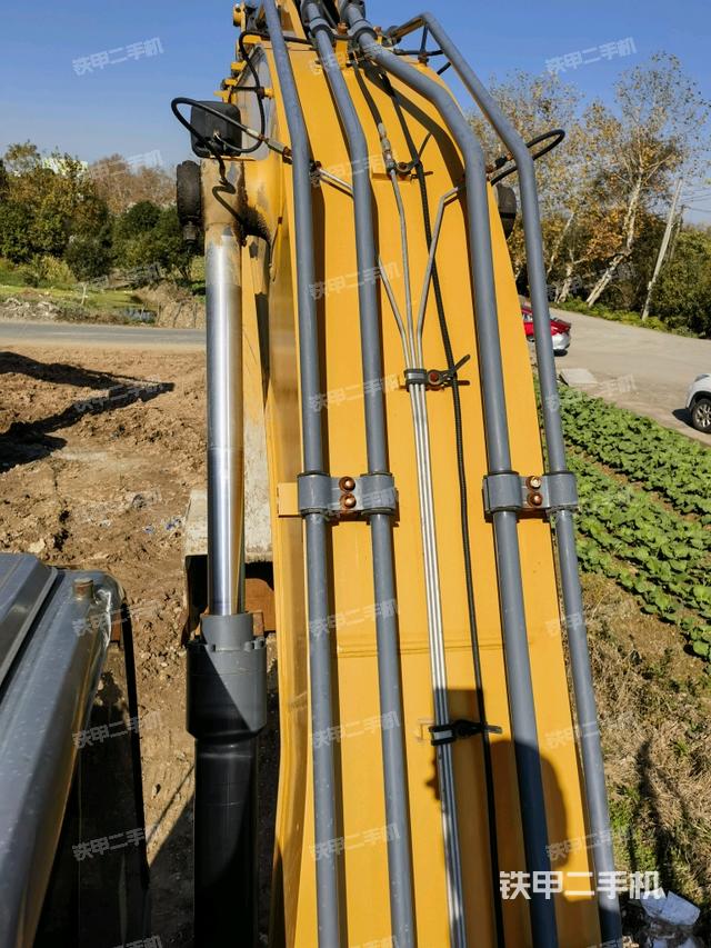 大臂背部俯視（工作和回轉(zhuǎn)裝置）