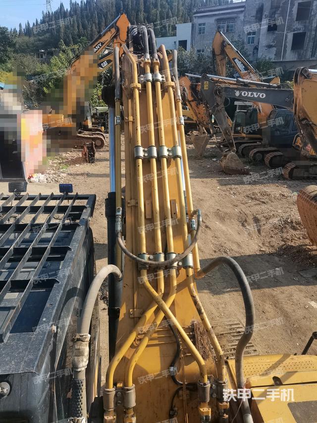 大臂背部俯視（工作和回轉(zhuǎn)裝置）