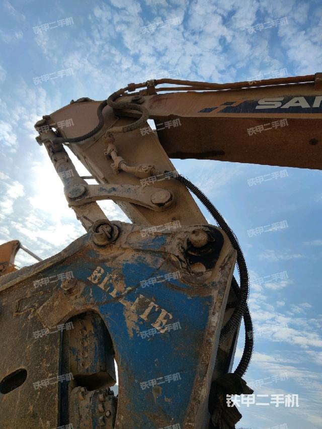 小臂整體左后(工作和回轉(zhuǎn)裝置) 小臂整體左后(工作和回轉(zhuǎn)裝置)