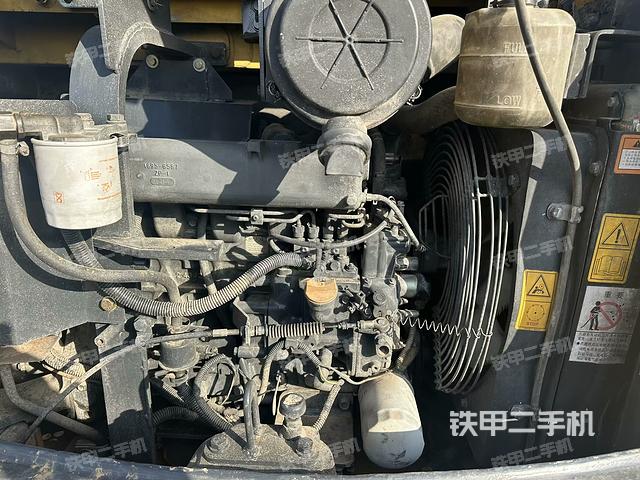 發(fā)動機整體俯視(整機外觀) 發(fā)動機整體俯視(整機外觀)