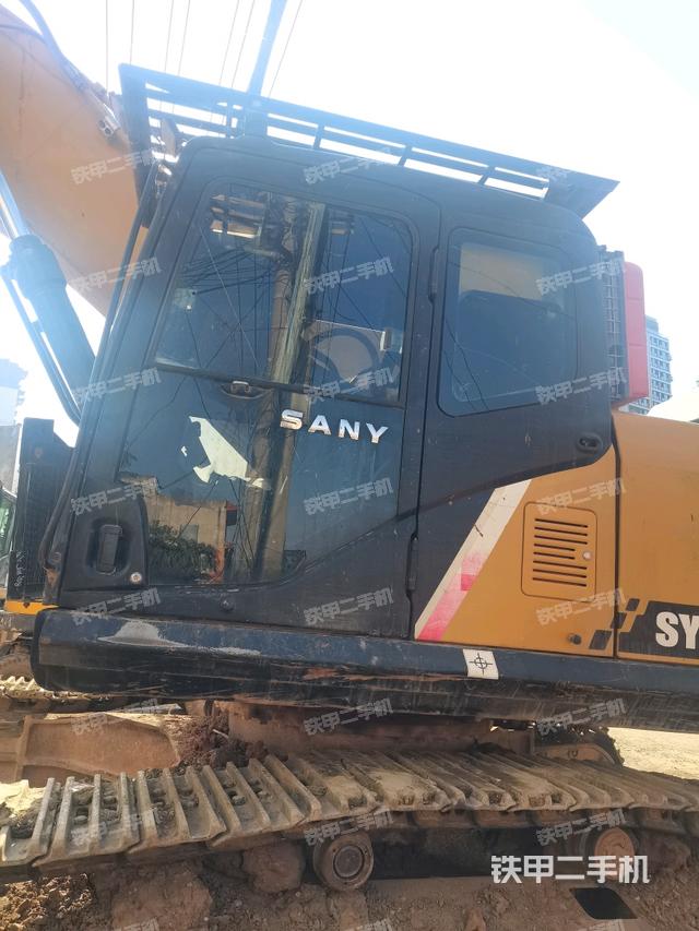 駕駛室正側(cè)（駕駛室部分）