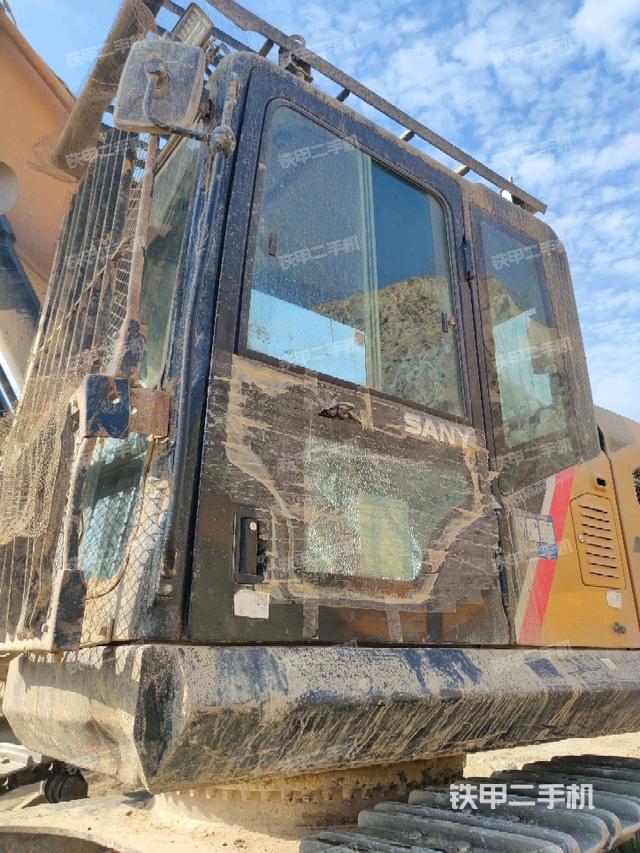 駕駛室左前45度(駕駛室部分) 駕駛室左前45度(駕駛室部分)