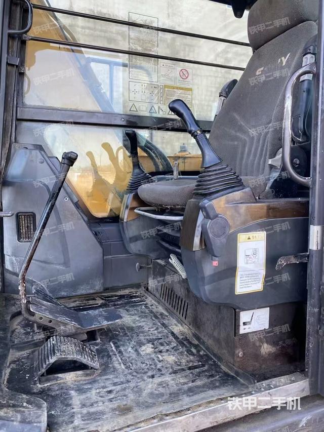 駕駛室整體（整機(jī)外觀）