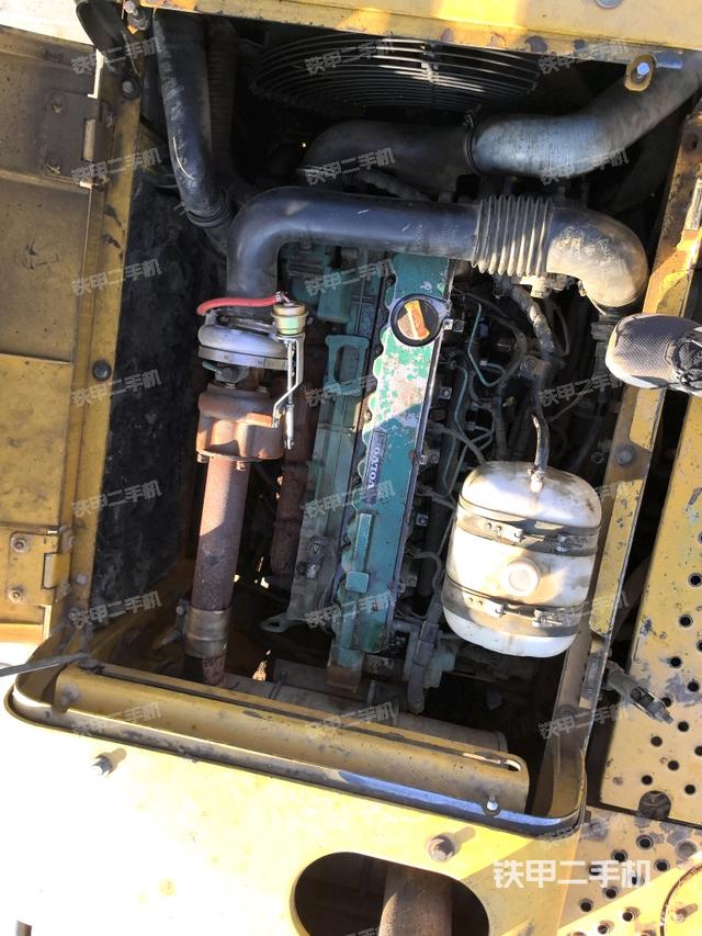 發(fā)動(dòng)機(jī)整體俯視（整機(jī)外觀）