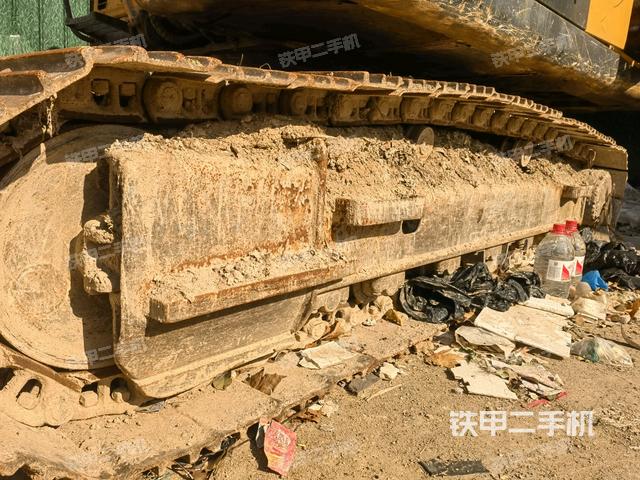 左側(cè)履帶整體?(行走機(jī)構(gòu)) 左側(cè)履帶整體?(行走機(jī)構(gòu))