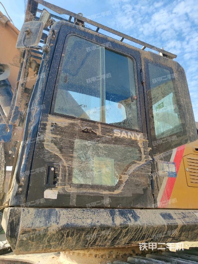 駕駛室正側(cè)(駕駛室部分) 駕駛室正側(cè)(駕駛室部分)