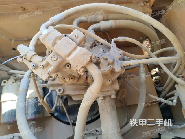 液壓泵斜45?右(大件艙室) 液壓泵斜45?右(大件艙室)