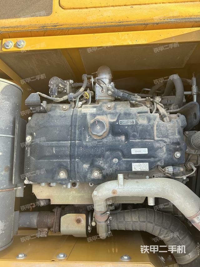 發(fā)動(dòng)機(jī)室（上車部件）