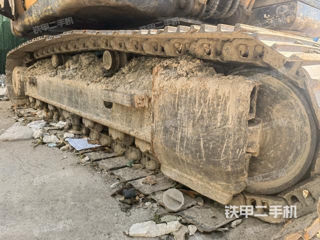 右側(cè)履帶整體(行走機(jī)構(gòu)) 右側(cè)履帶整體(行走機(jī)構(gòu))