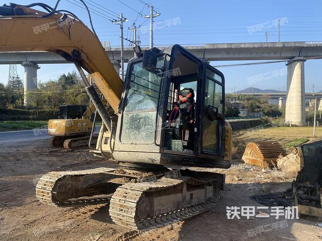 駕駛室整體(整機外觀) 駕駛室整體(整機外觀)