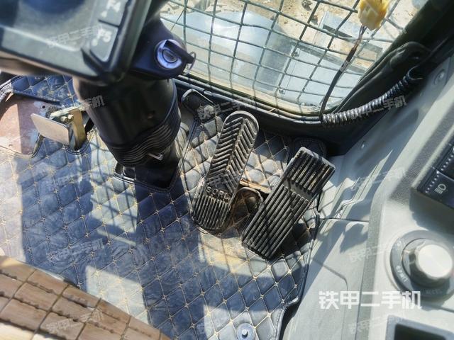 座椅右側(cè)控制臺/鑰匙門/油門/含右手柄（駕駛室部分）