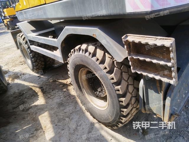 右導向輪（行走機構(gòu)）