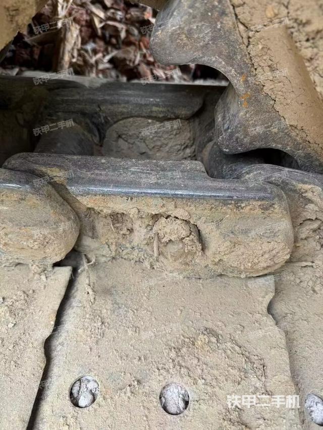 左側(cè)履帶整體?(行走機(jī)構(gòu)) 左側(cè)履帶整體?(行走機(jī)構(gòu))