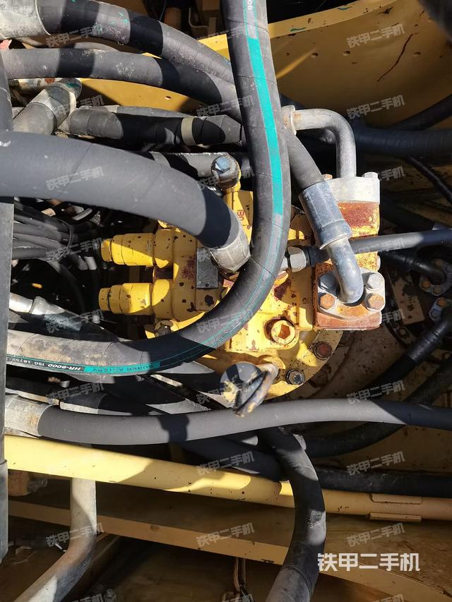 回轉(zhuǎn)馬達（上車部件）