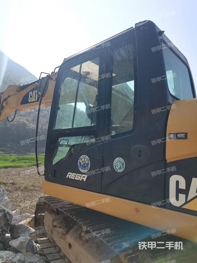 駕駛室左后45度（駕駛室部分）