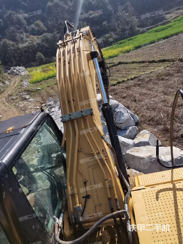 大臂背部俯視（工作和回轉(zhuǎn)裝置）