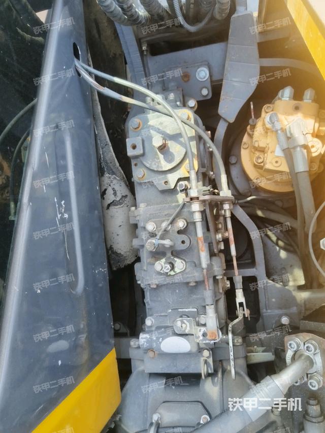 液壓泵斜45?左（大件艙室）