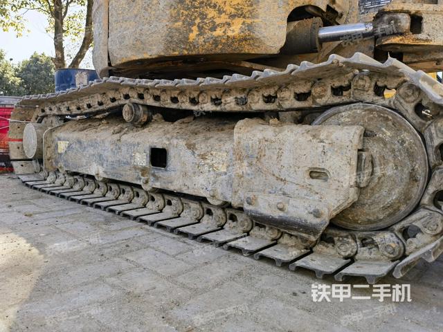 左側(cè)履帶整體?(行走機(jī)構(gòu)) 左側(cè)履帶整體?(行走機(jī)構(gòu))