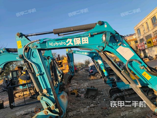 小臂整體右前(工作和回轉(zhuǎn)裝置) 小臂整體右前(工作和回轉(zhuǎn)裝置)