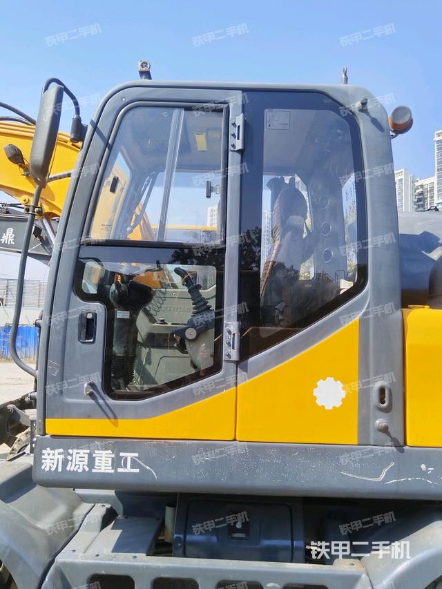 ?駕駛室正側(cè)（駕駛室部分）