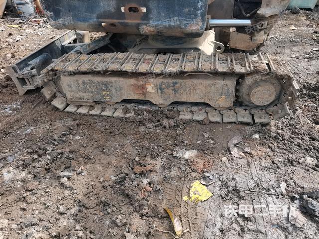 左側(cè)行走馬達(dá)蓋板（行走機構(gòu)）