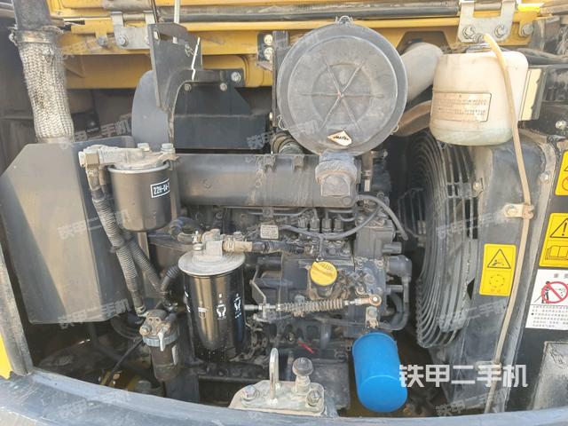 發(fā)動(dòng)機(jī)室（上車部件）