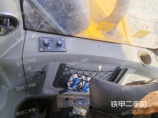 座椅后部（駕駛室部分）