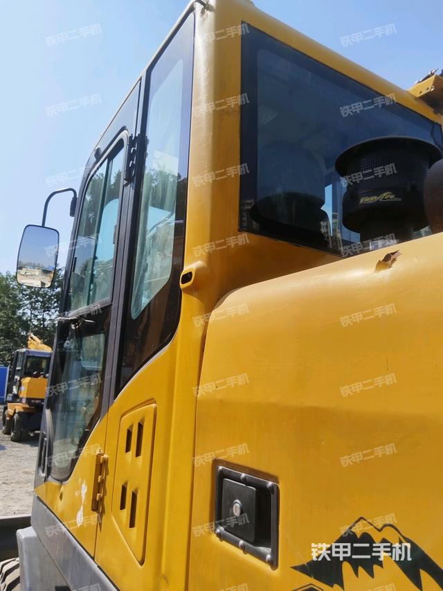 駕駛室左后45度（駕駛室部分）